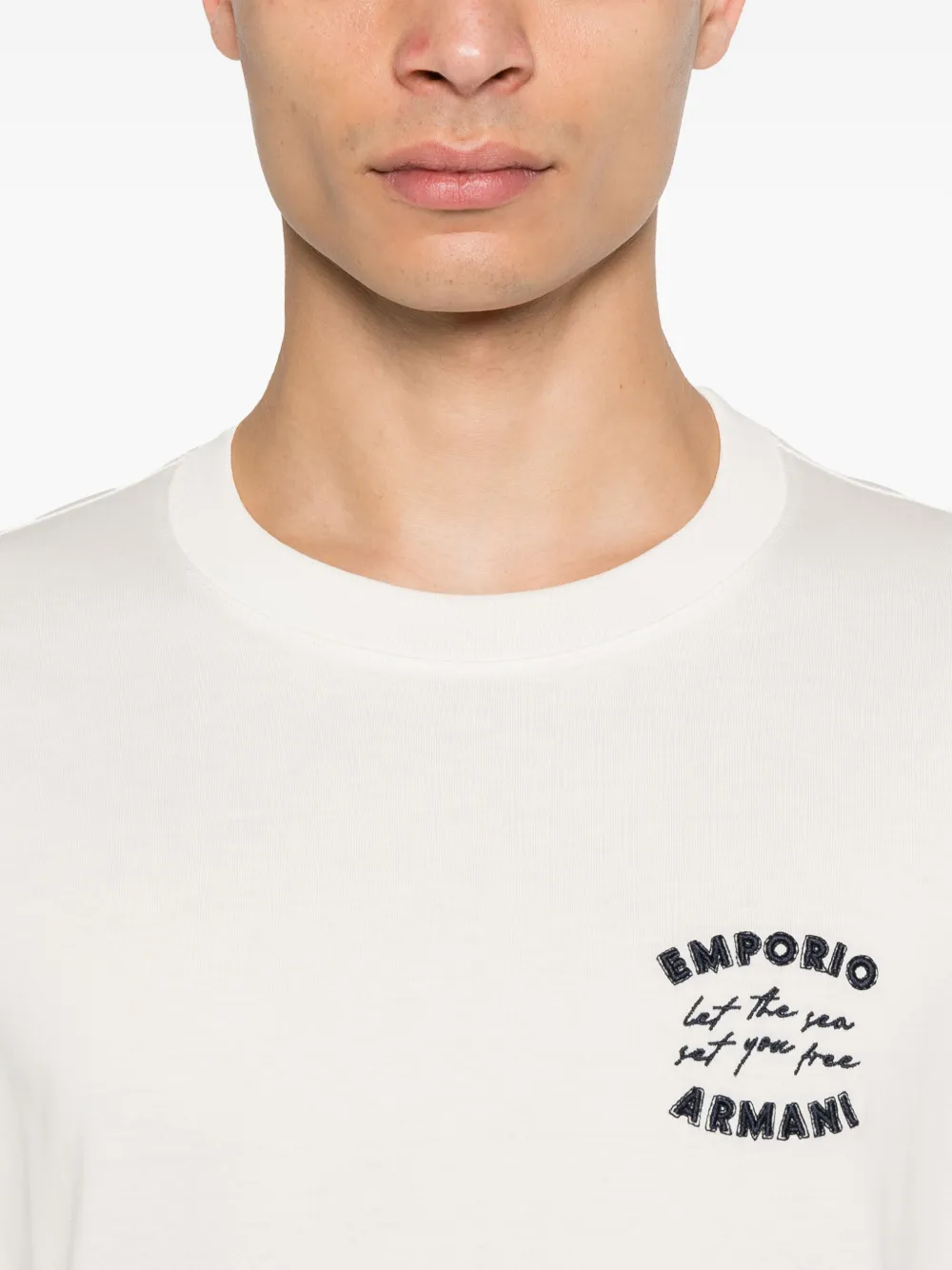CAMISETA EMPORIO ARMANI LOGO