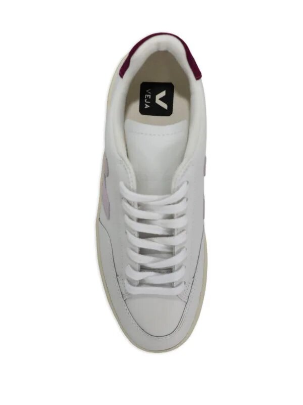 <tc>SNEAKERS VEJA V12</tc>