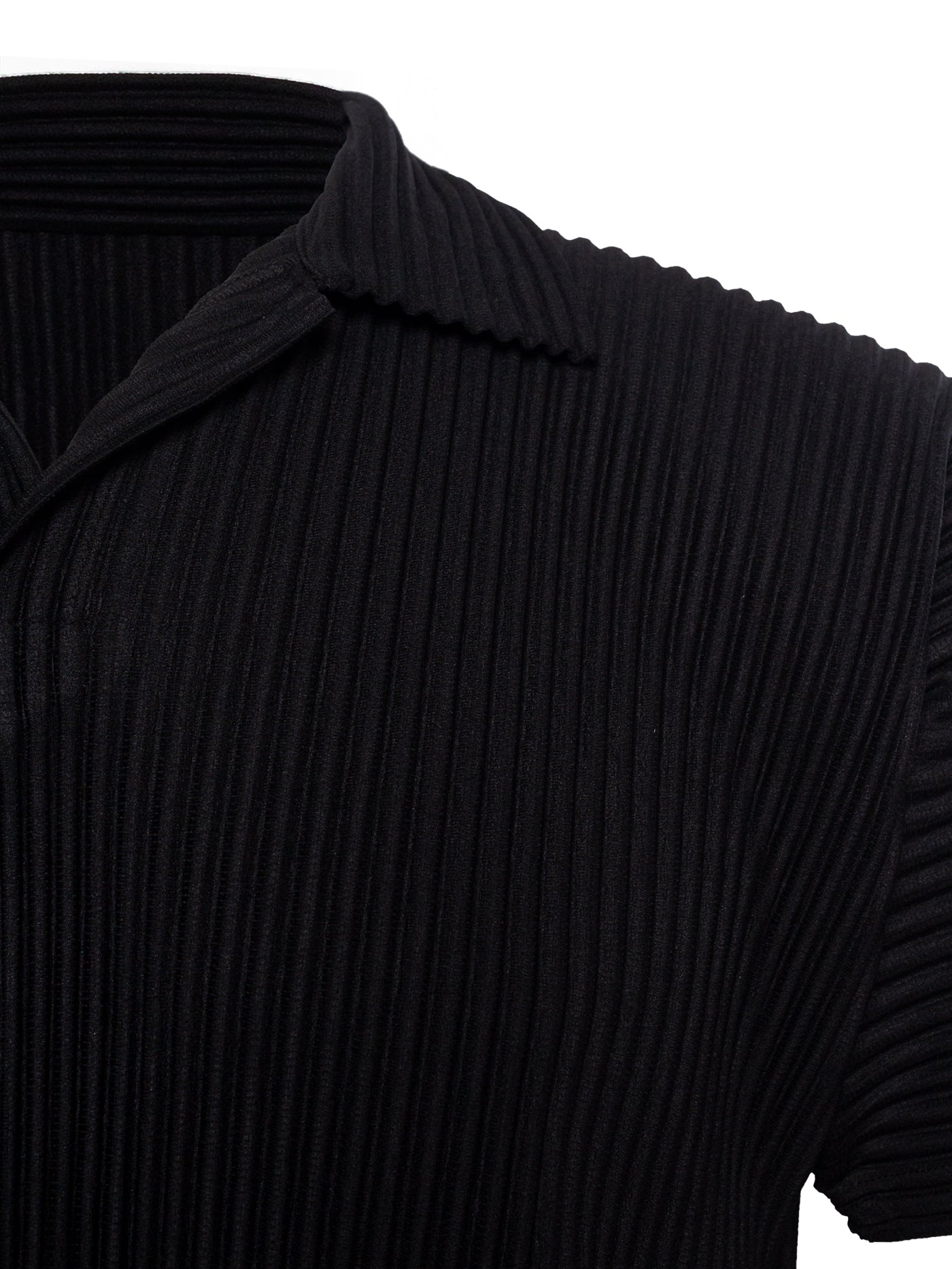 HOMME PLISSÉ ISSEY MIYAKE SHORT-SLEEVED PLEATED POLO SHIRT