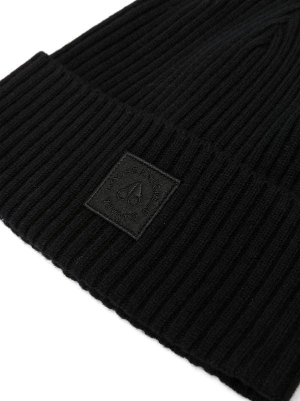 MOOSE KNUCKLES LOGO-PATCH KNITTED BEANIE